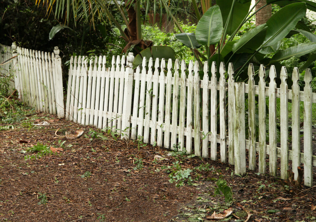 Picture of a worn down, broken fence