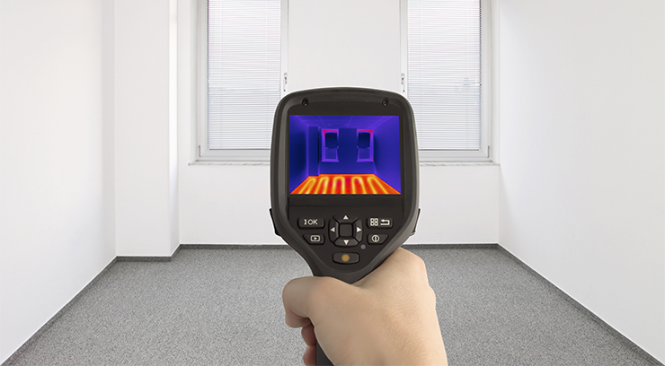 Picture of a thermal camera checking underfloor heating 