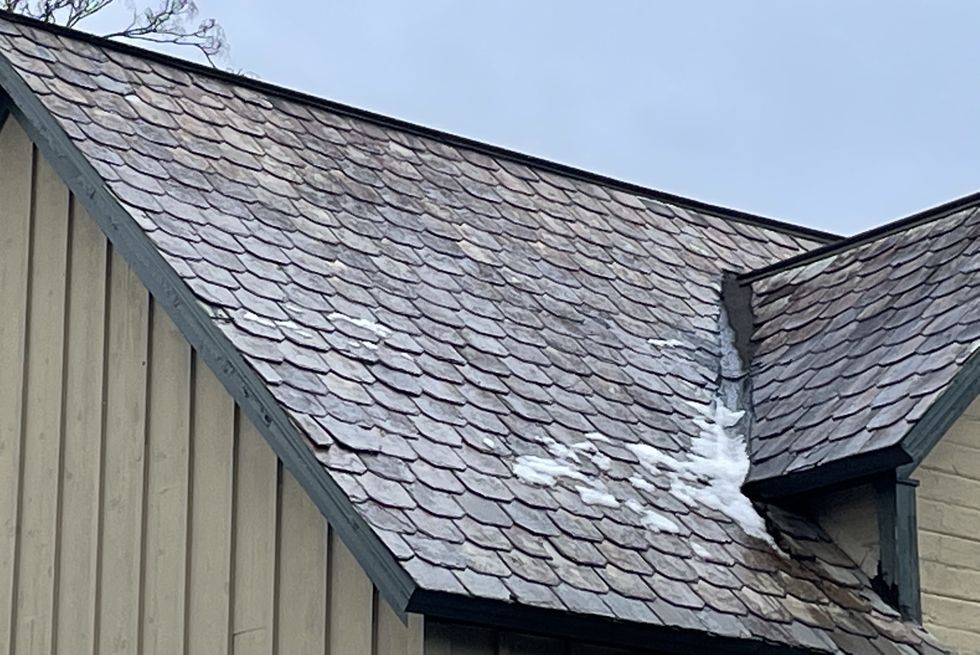 slate type shingle roof